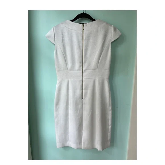 Tahari Authur S.Levine White Dress Gold Details Cap Sleeve 10 - Picture 4 of 13
